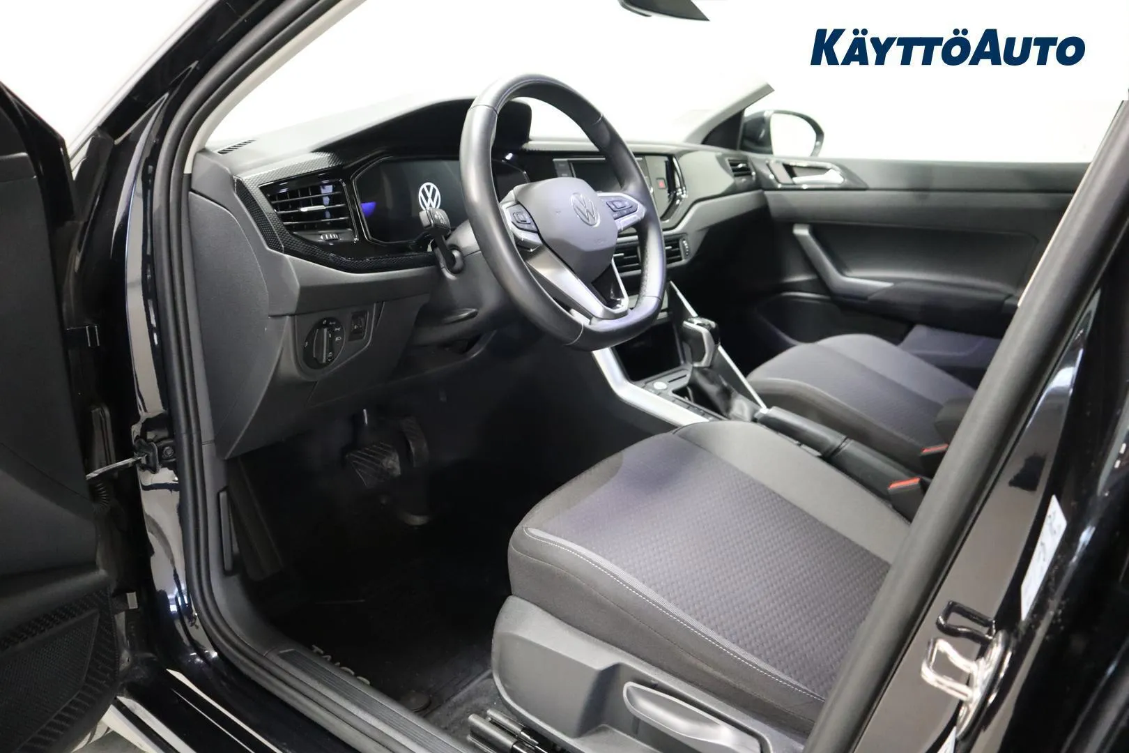 Volkswagen Taigo YXZ-109 carousel image
