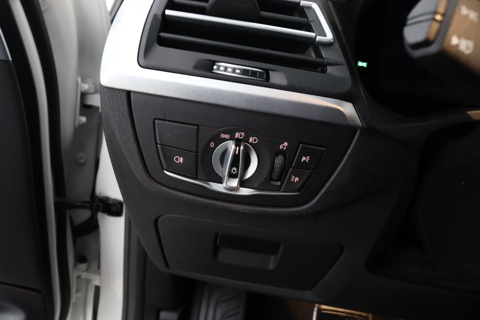 BMW X3 YXT-564 carousel image