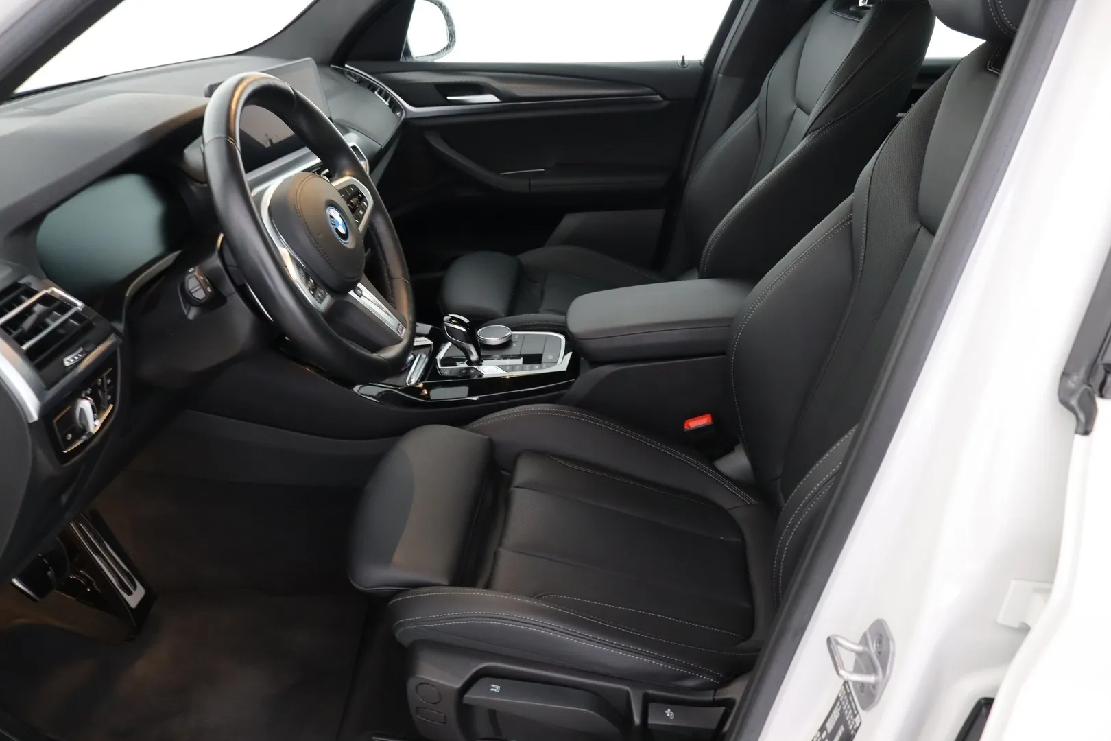 BMW X3 YXT-564 carousel image