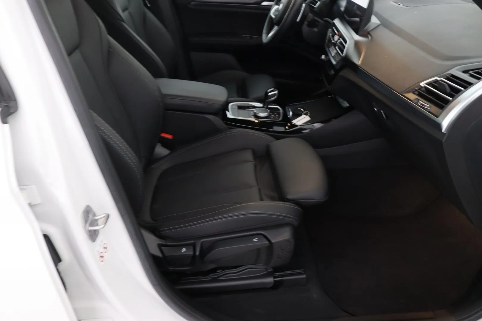 BMW X3 YXT-564 carousel image