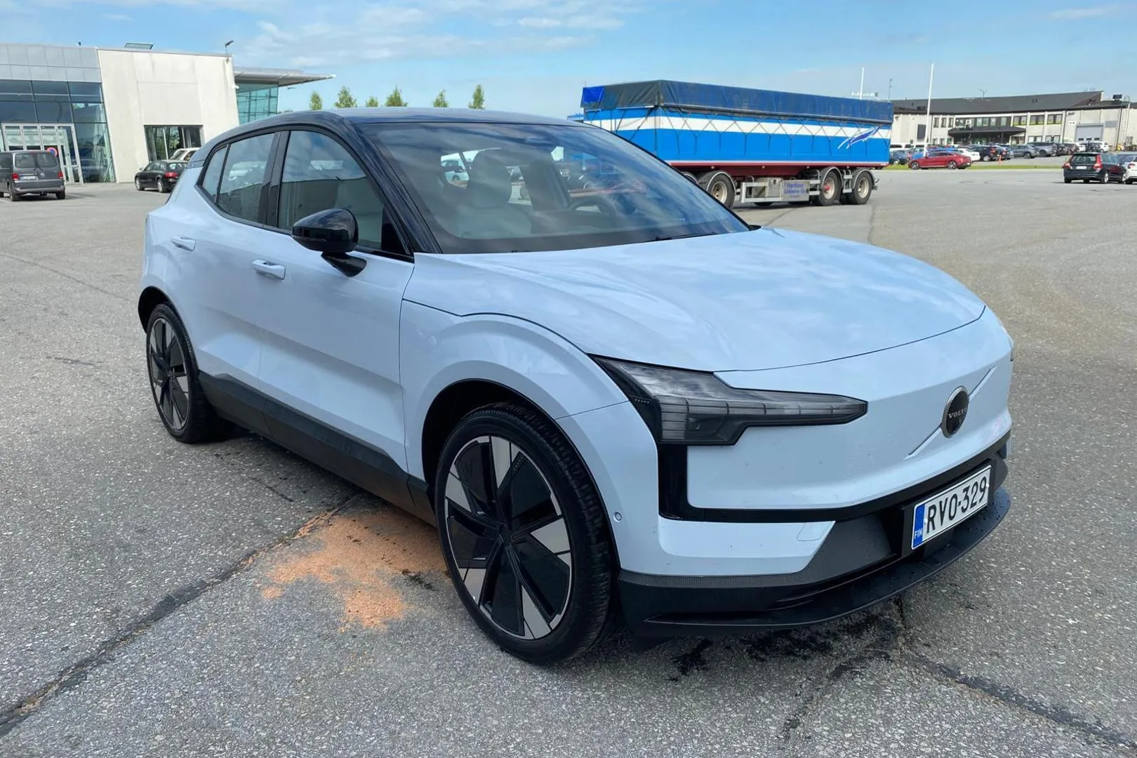 Volvo EX30 RVO-329 carousel image