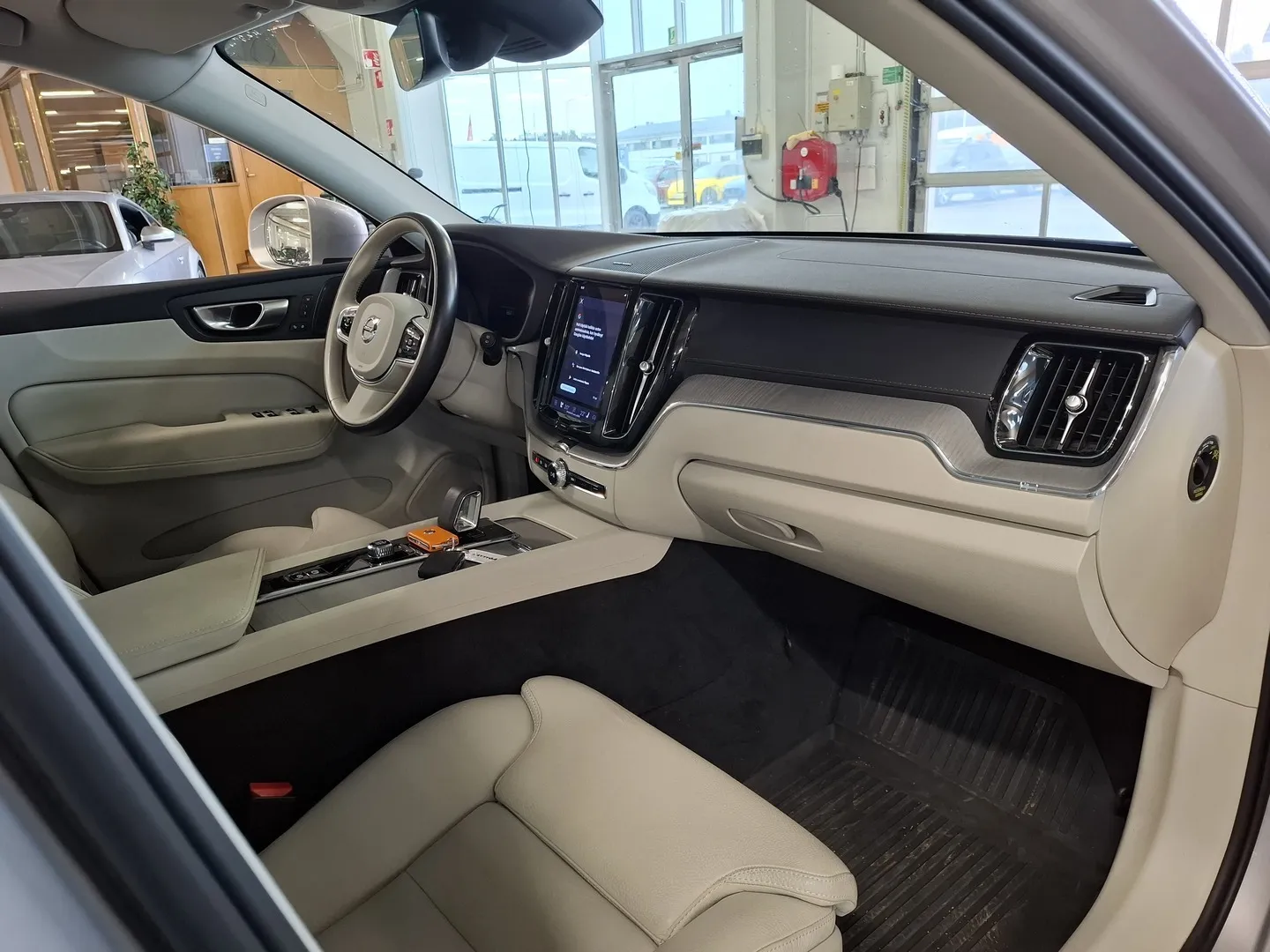 Volvo XC60 JNB-745 carousel image