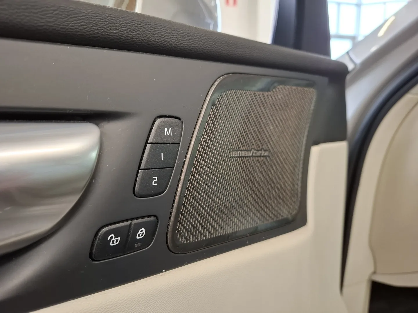 Volvo XC60 JNB-745 carousel image