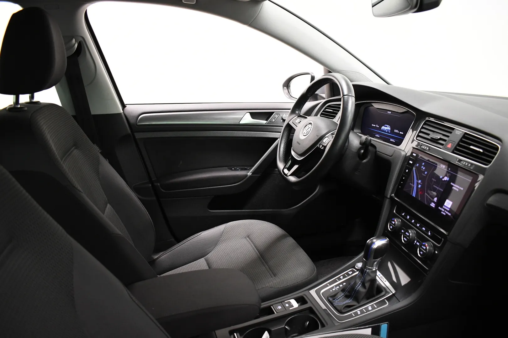 Volkswagen Golf LRH-866 carousel image