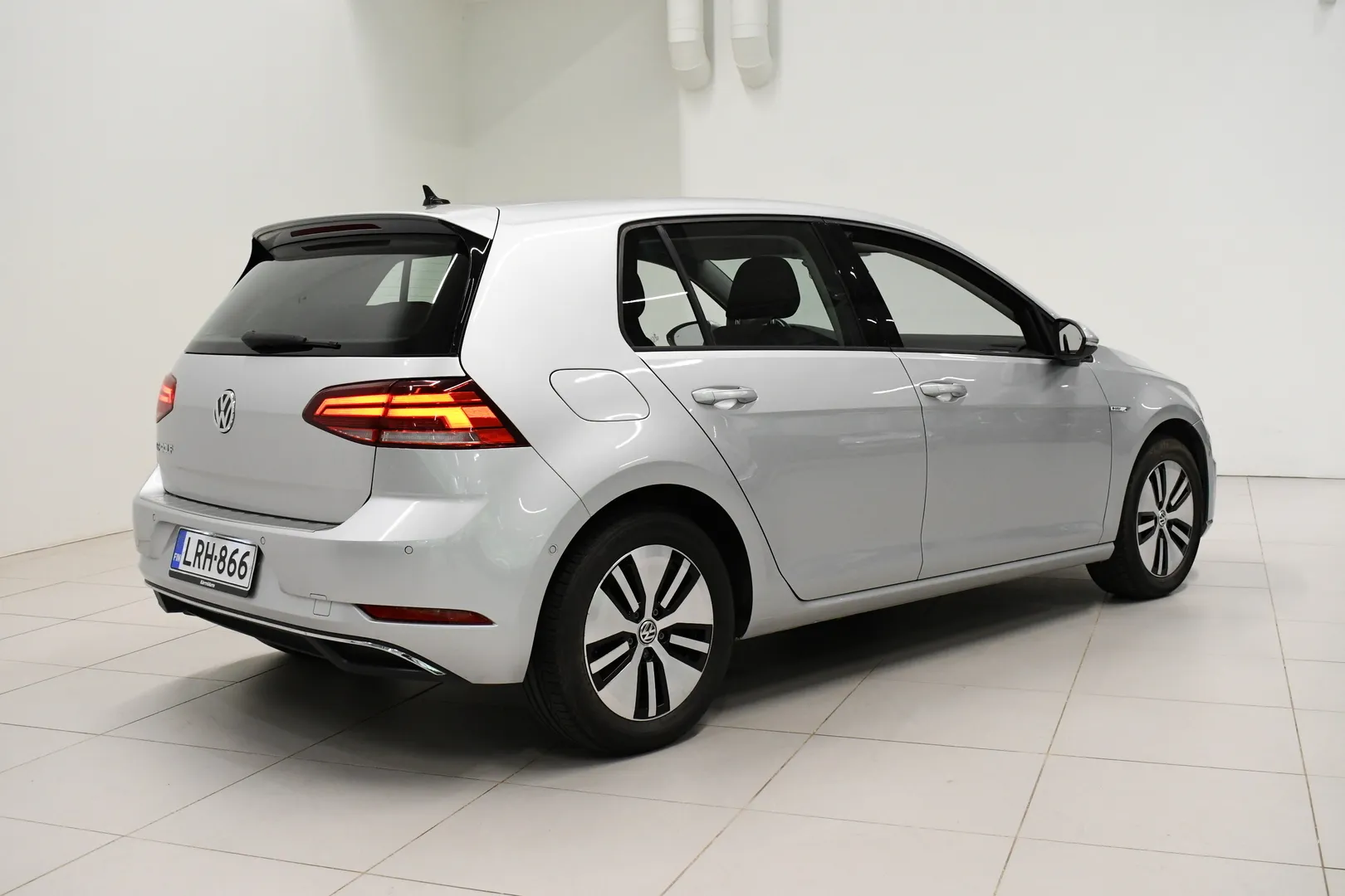 Volkswagen Golf LRH-866 carousel image