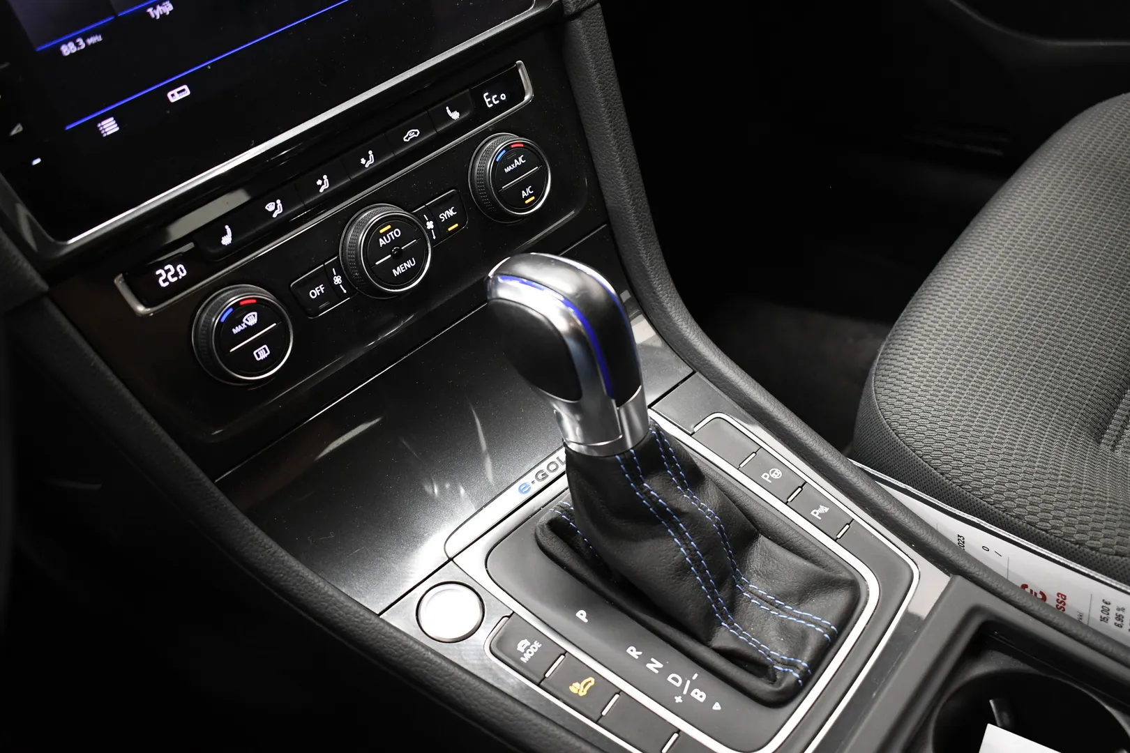 Volkswagen Golf LRH-866 carousel image