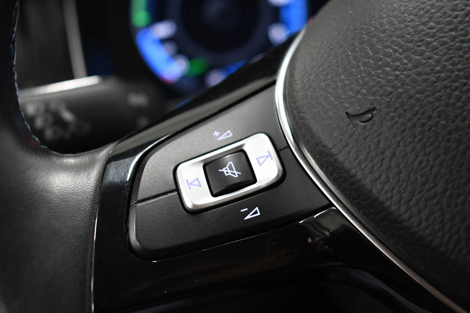 Volkswagen Golf LRH-866 carousel image