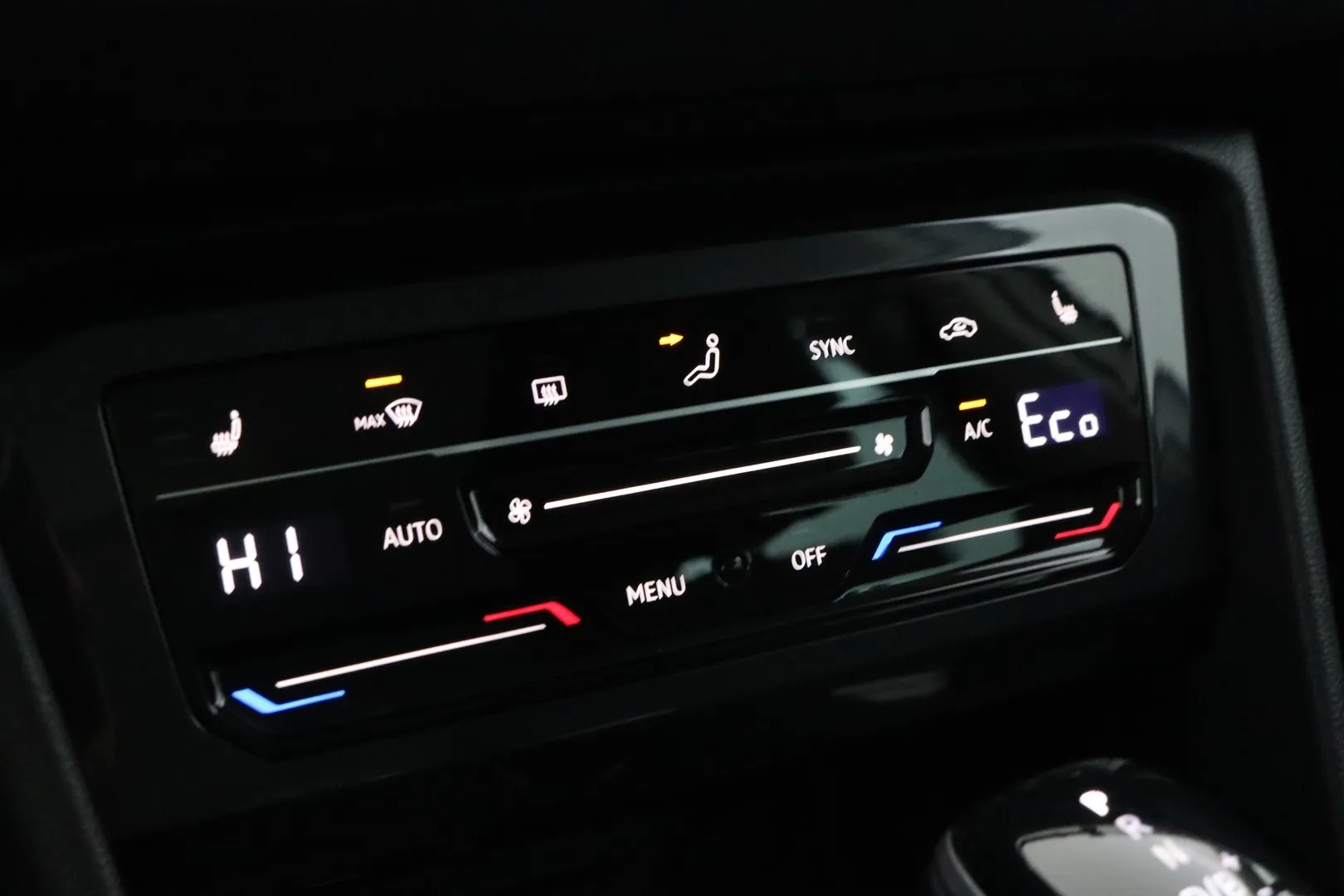 Volkswagen Tiguan ESX-944 carousel image