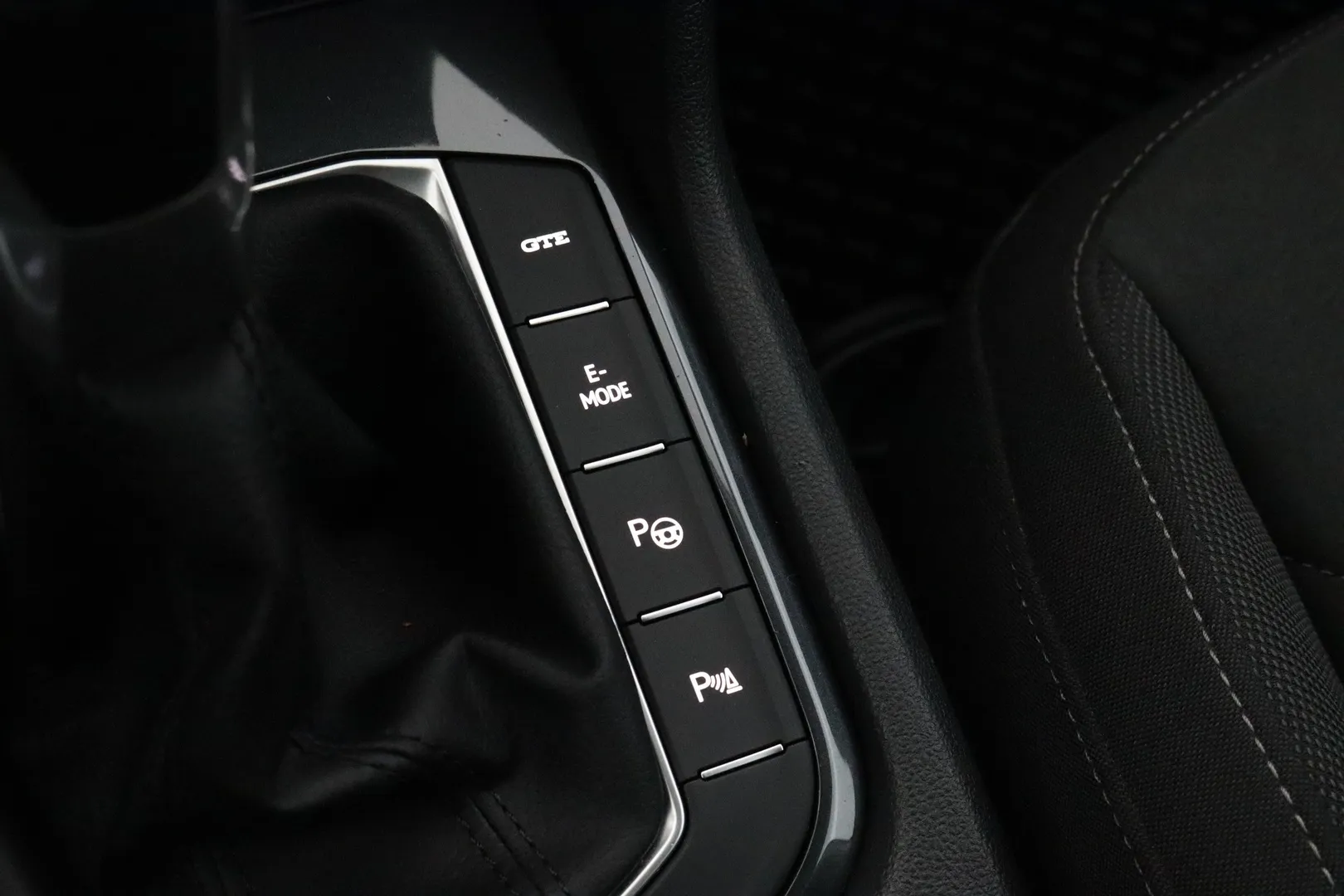 Volkswagen Tiguan ESX-944 carousel image