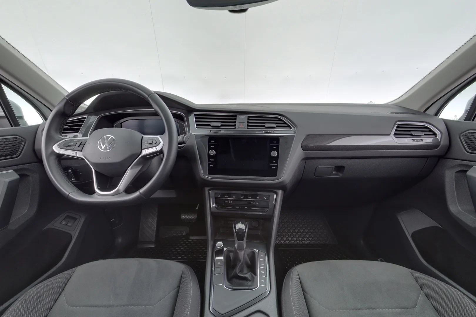 Volkswagen Tiguan ESX-944 carousel image
