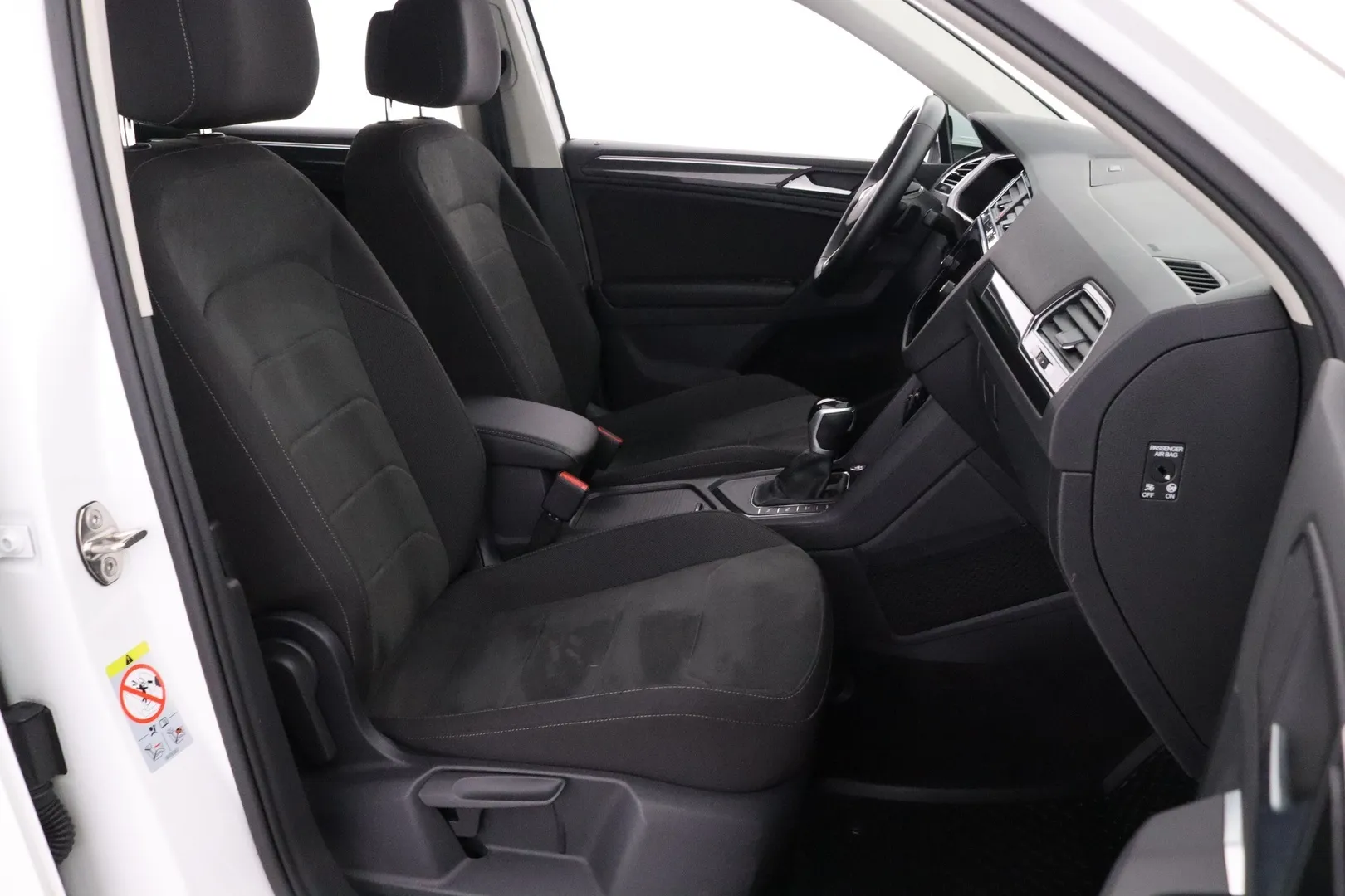 Volkswagen Tiguan ESX-944 carousel image