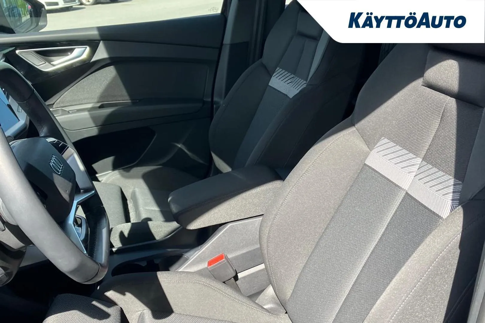 Audi Q4 e-tron LSU-702 carousel image