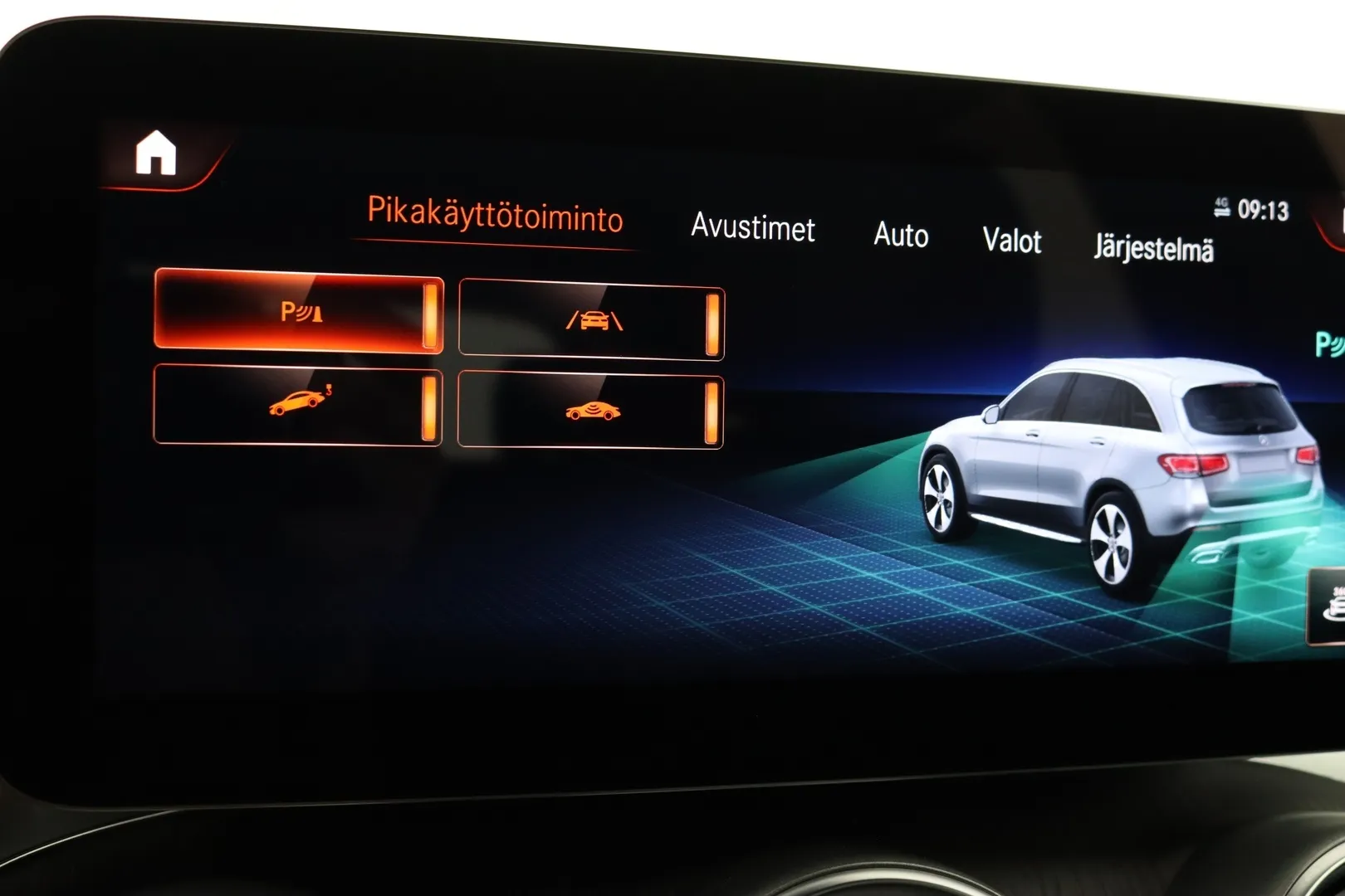 Mercedes-Benz GLC YMN-244 carousel image