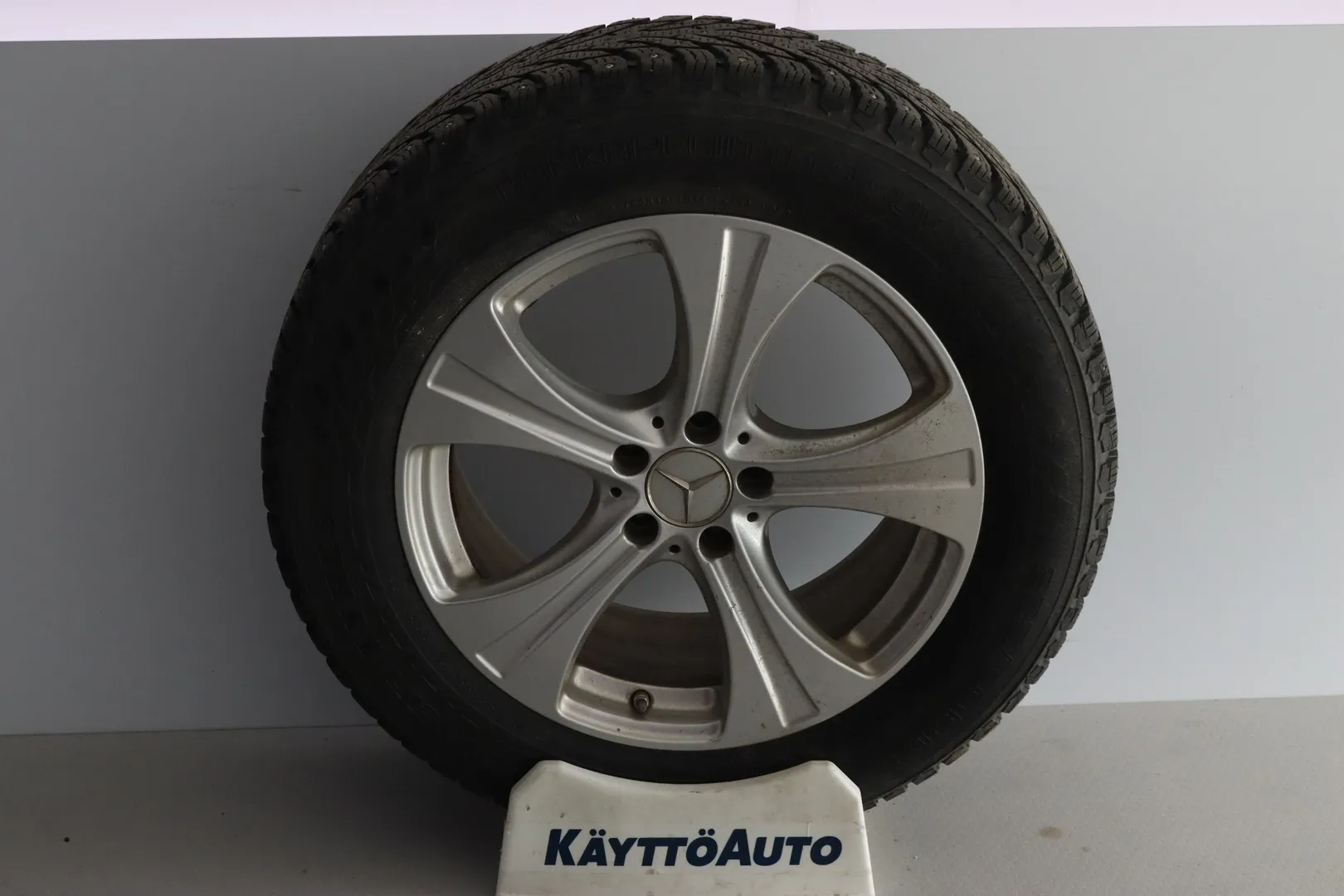 Mercedes-Benz GLC YMN-244 carousel image