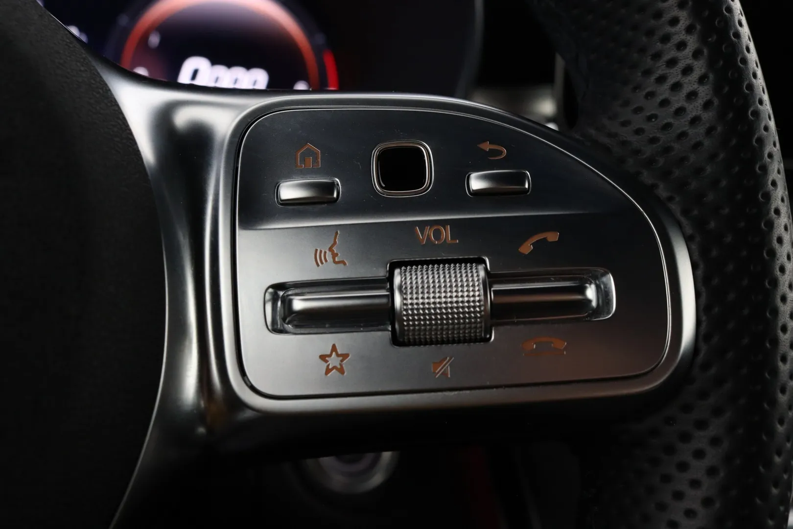 Mercedes-Benz GLC YMN-244 carousel image