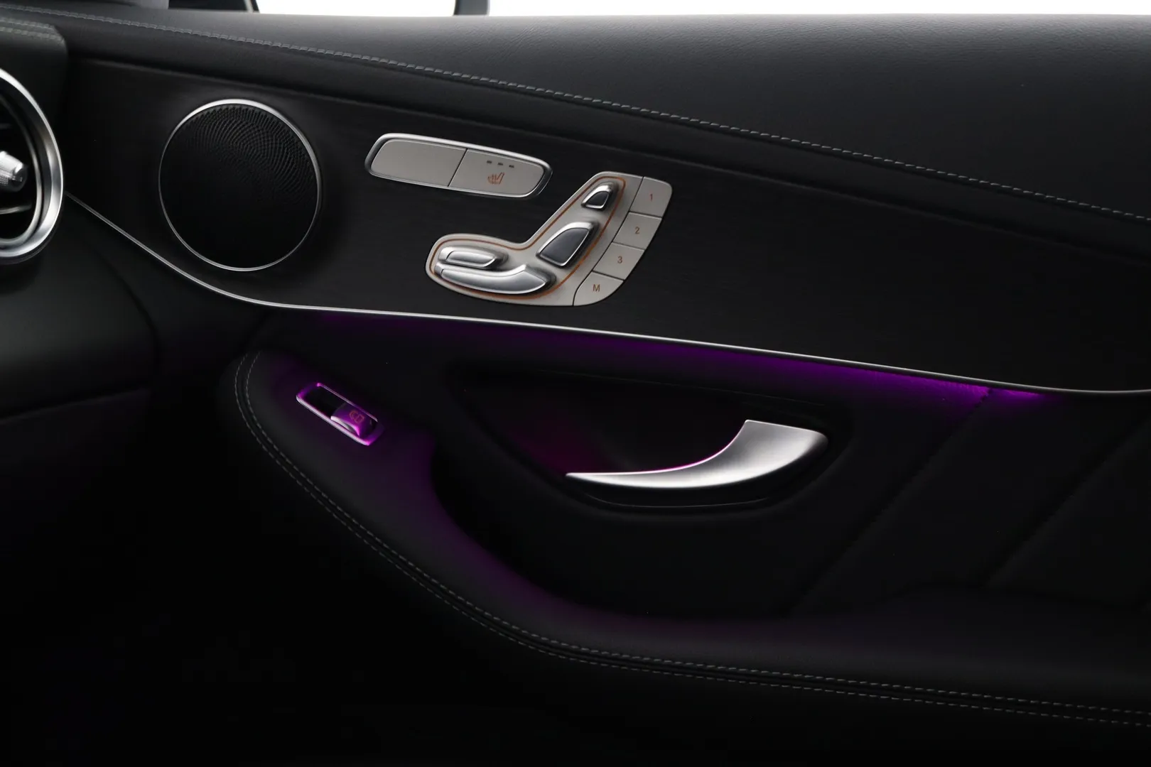 Mercedes-Benz GLC YMN-244 carousel image