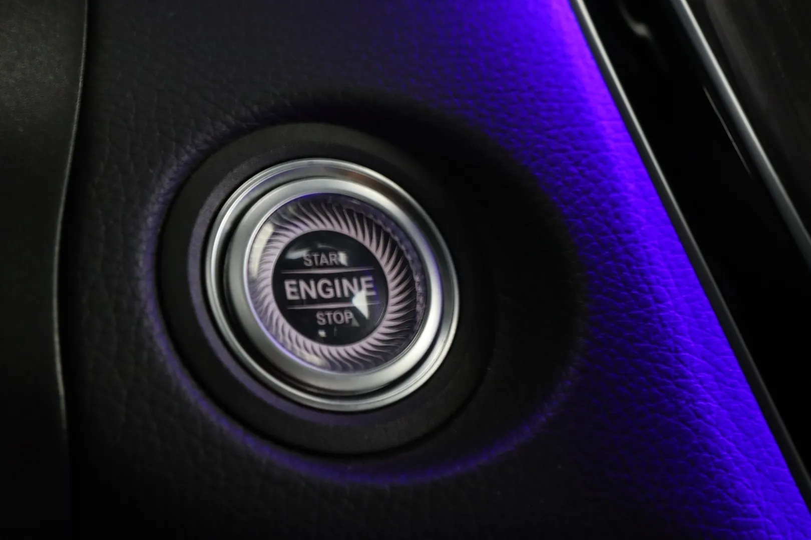 Mercedes-Benz GLC YMN-244 carousel image