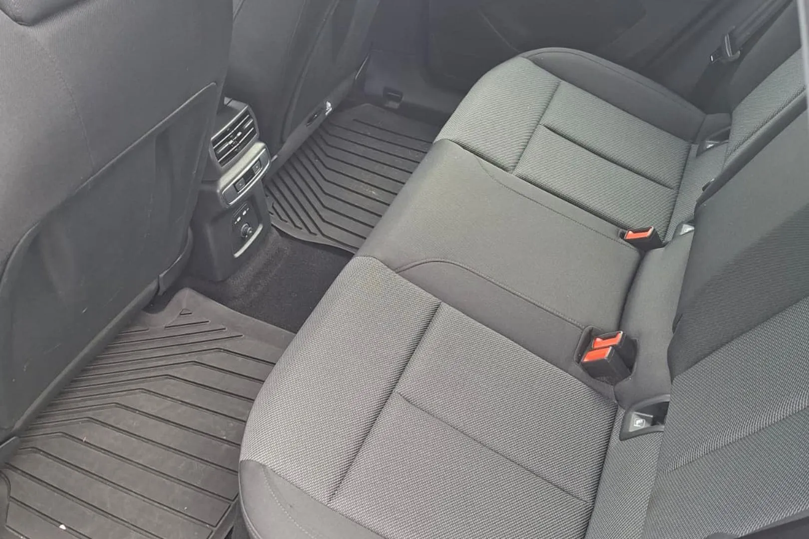 Audi Q4 e-tron LSU-126 carousel image