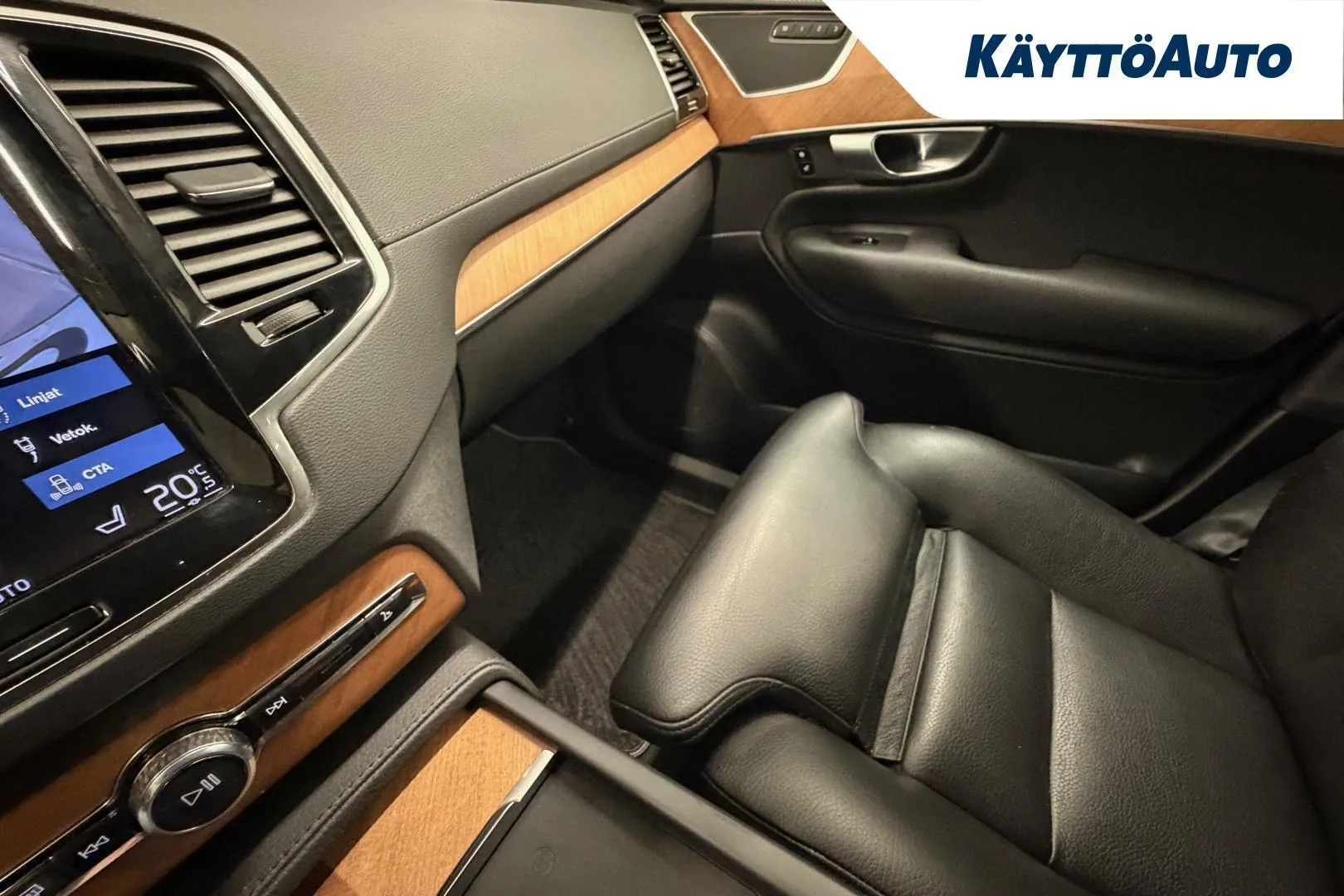 Volvo XC90 YLK-612 carousel image