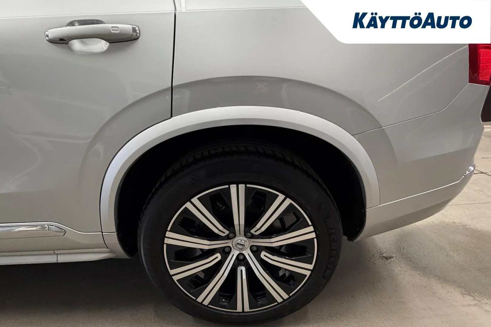 Volvo XC90 YLK-612 carousel image