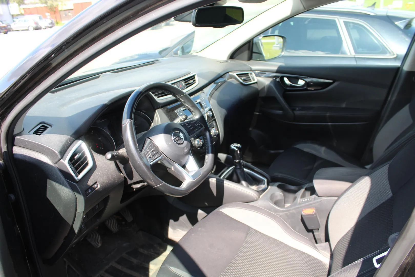 Nissan Qashqai IOA-325 carousel image