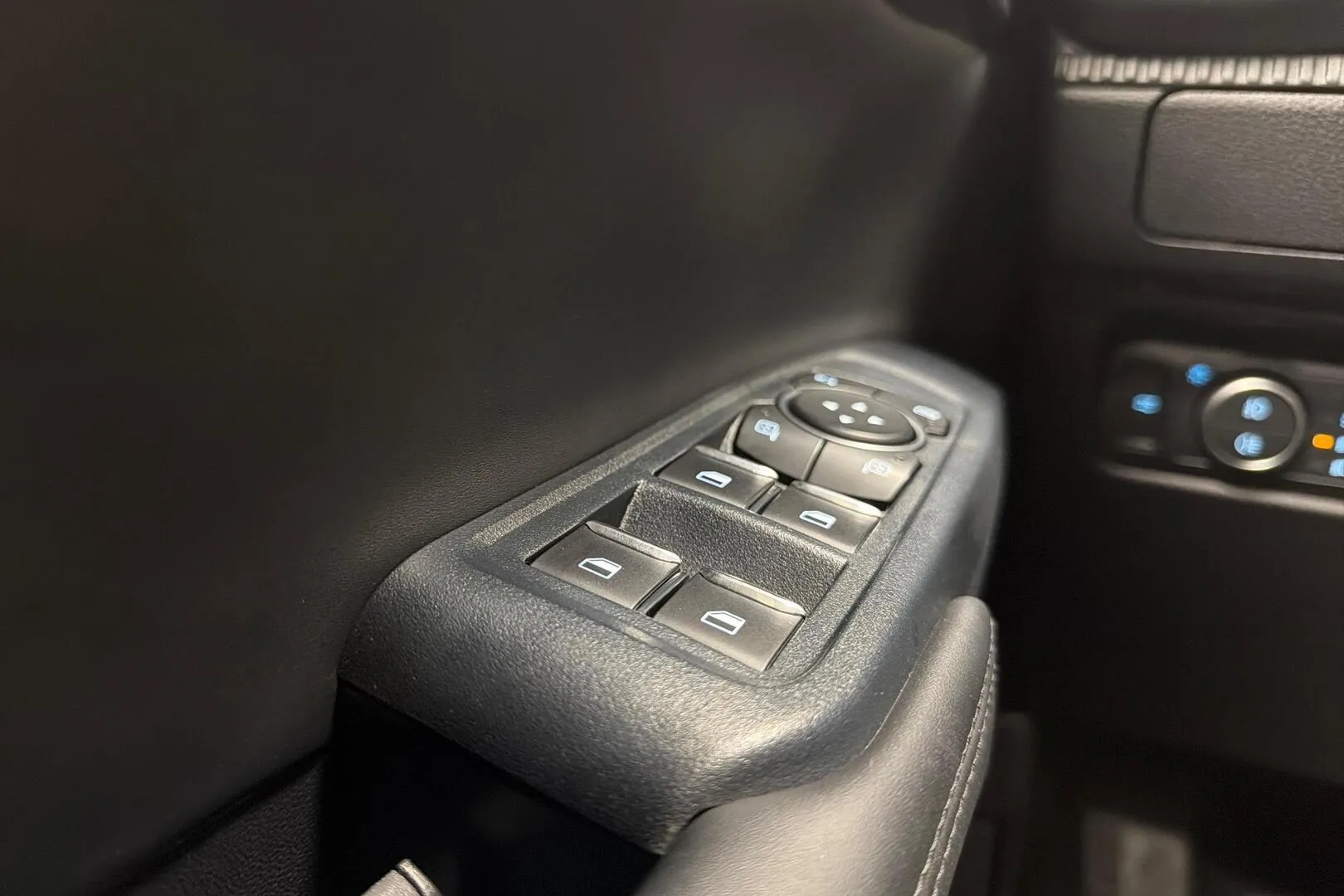 Ford Ranger KVX-383 carousel image