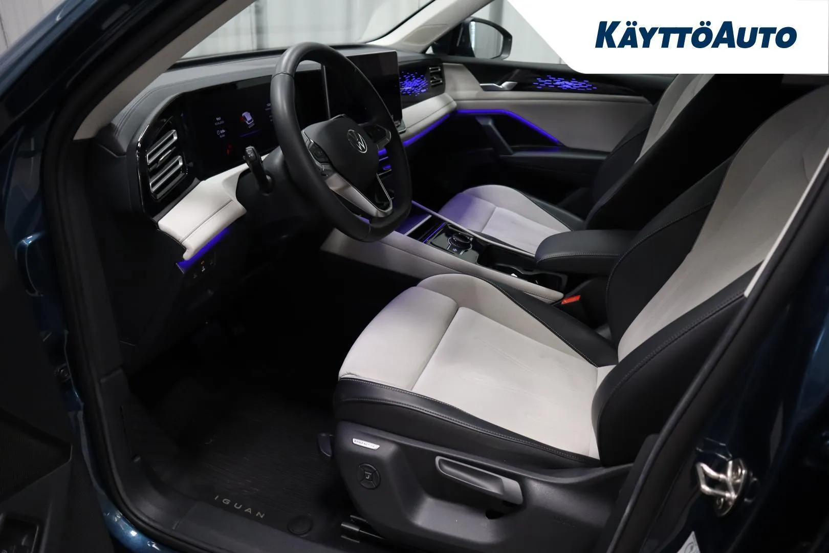 Volkswagen Tiguan RXB-615 carousel image