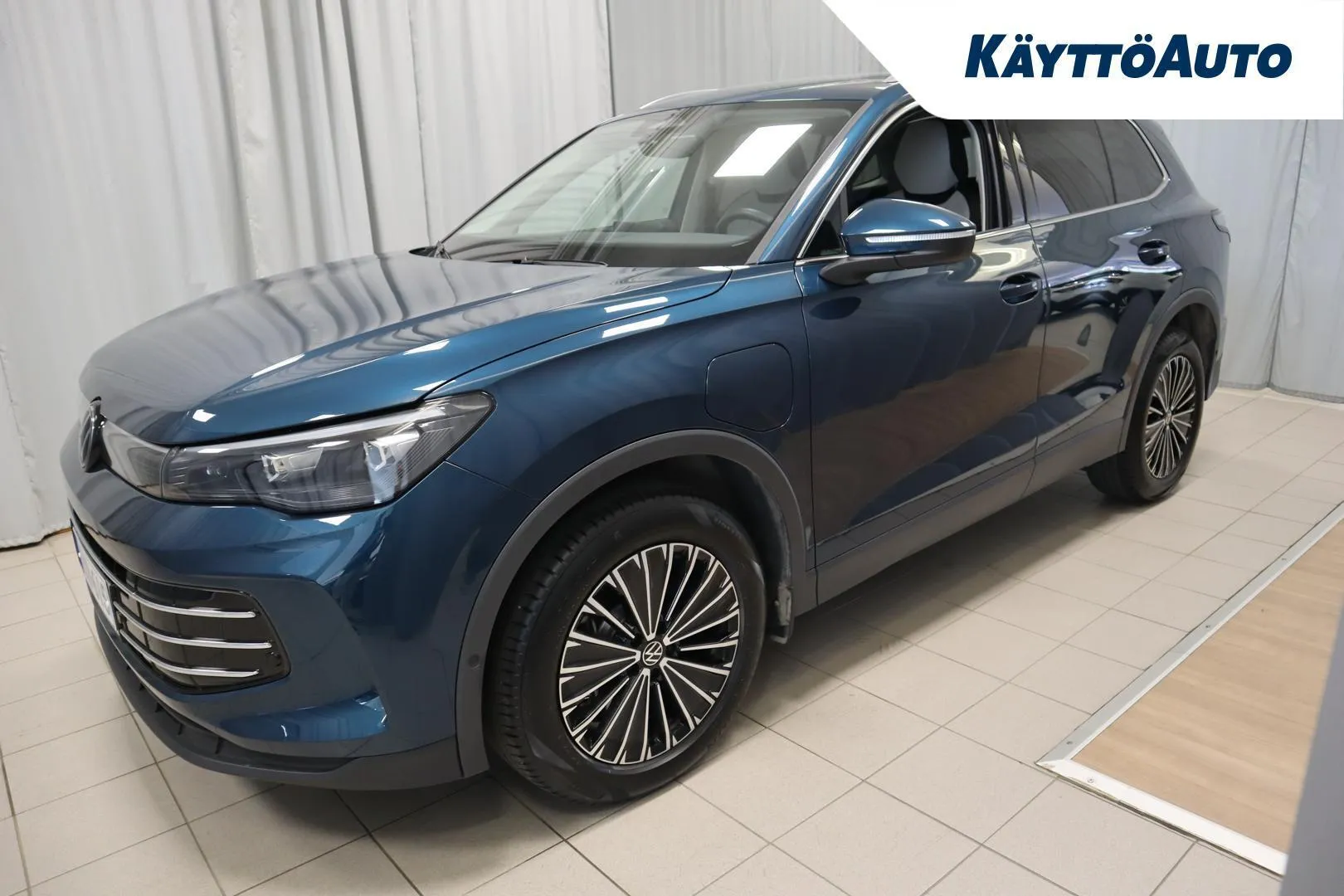 Volkswagen Tiguan RXB-615 carousel image