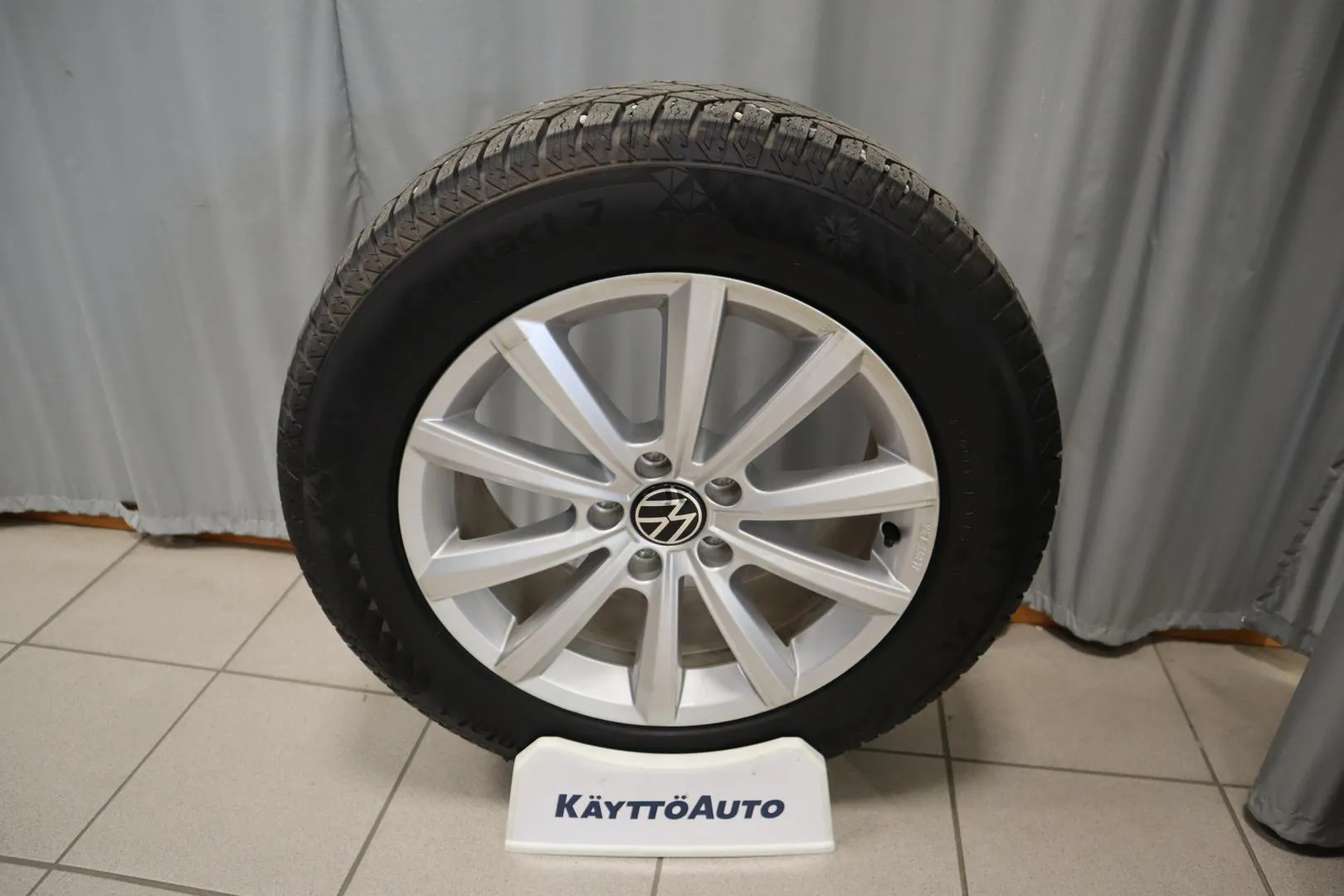 Volkswagen Tiguan RXB-615 carousel image