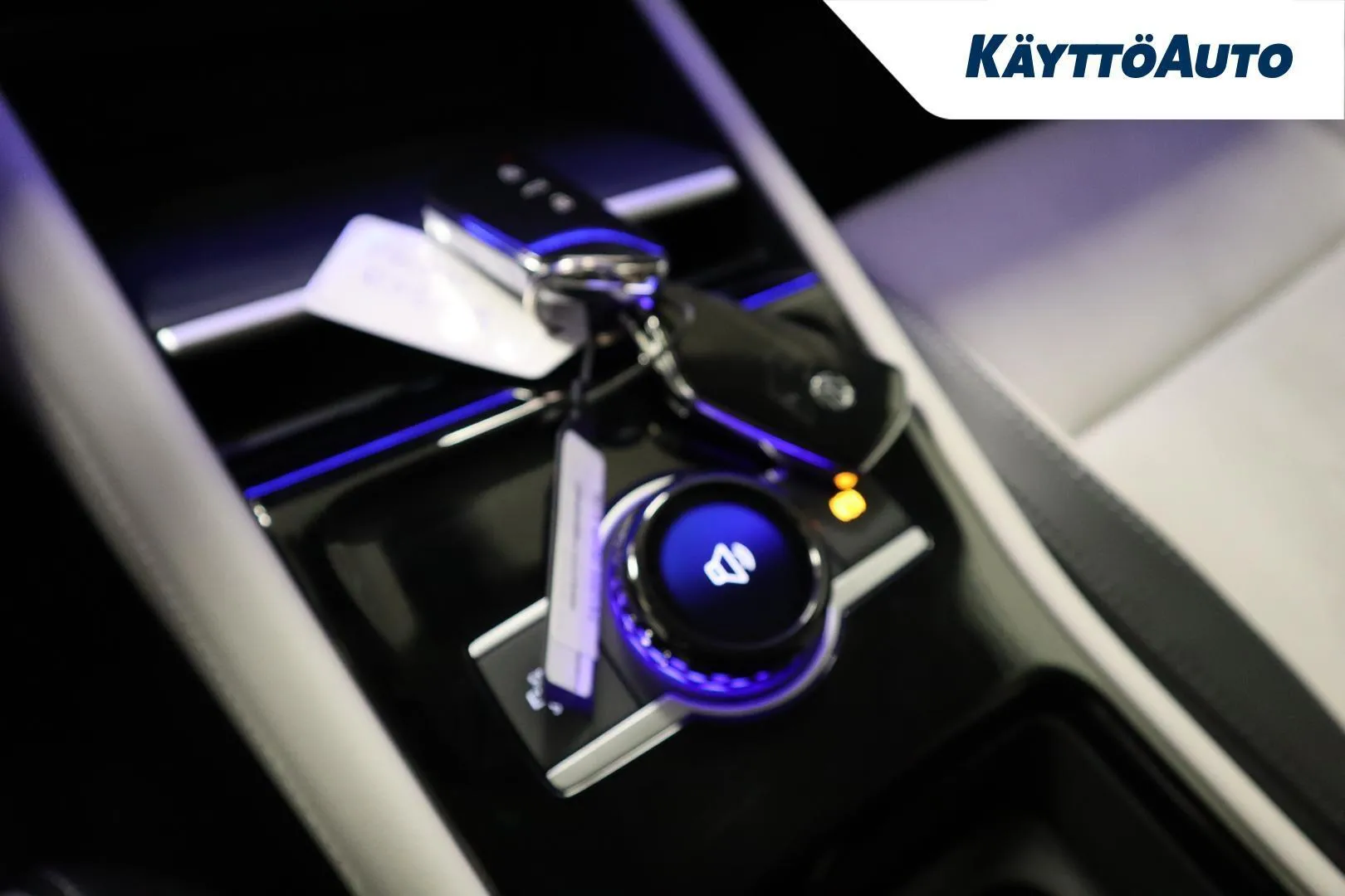 Volkswagen Tiguan RXB-615 carousel image