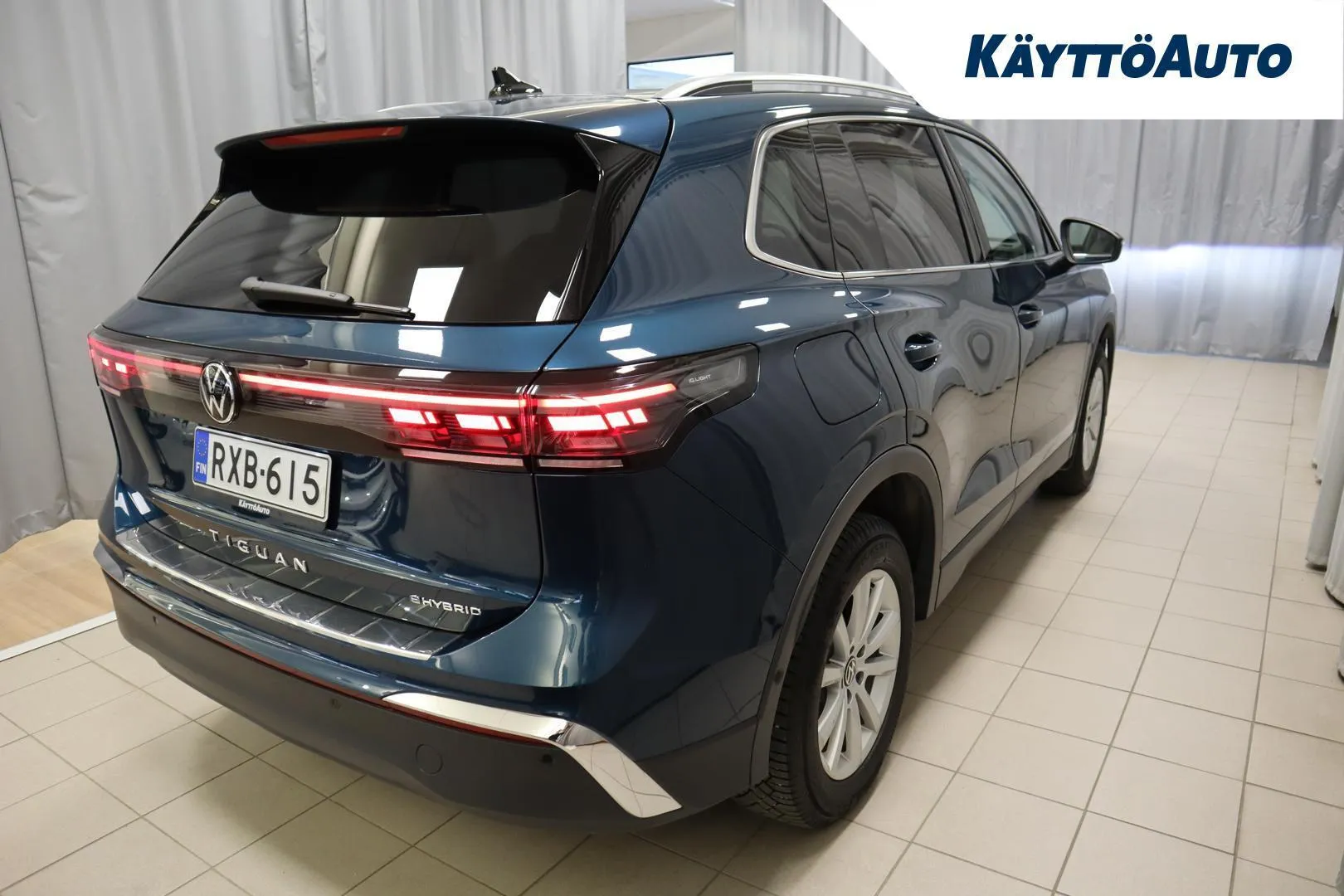 Volkswagen Tiguan RXB-615 carousel image