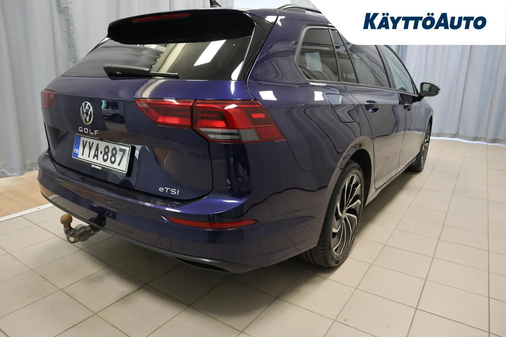 Volkswagen Golf YYA-887 carousel image