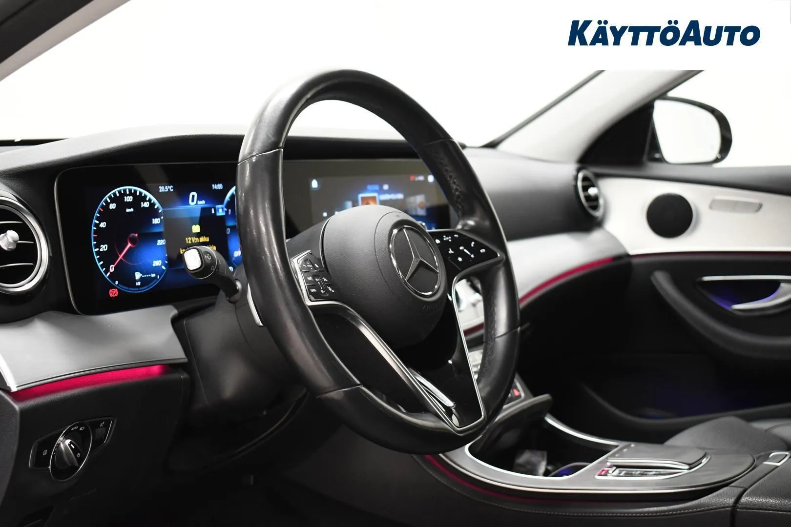 Mercedes-Benz E MOJ-694 carousel image