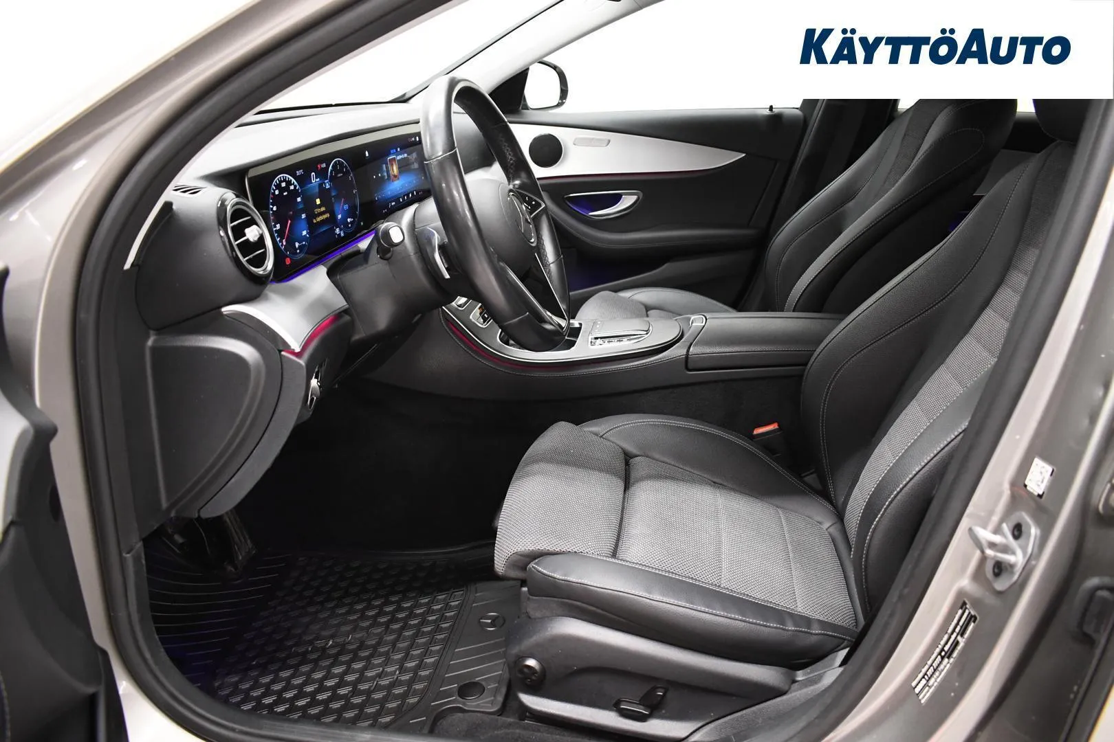 Mercedes-Benz E MOJ-694 carousel image