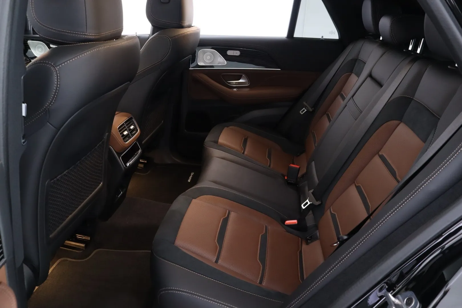 Mercedes-Benz GLE ZPH-941 carousel image