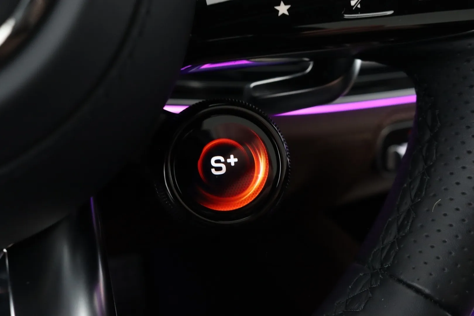 Mercedes-Benz GLE ZPH-941 carousel image