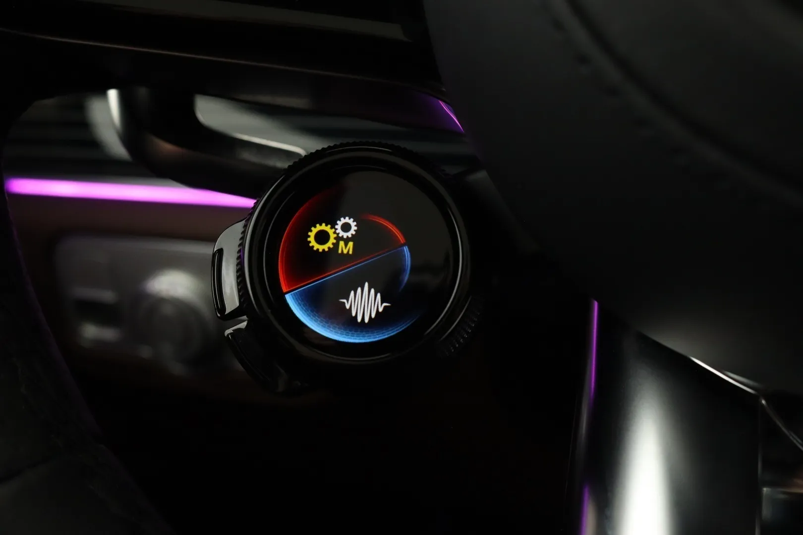 Mercedes-Benz GLE ZPH-941 carousel image