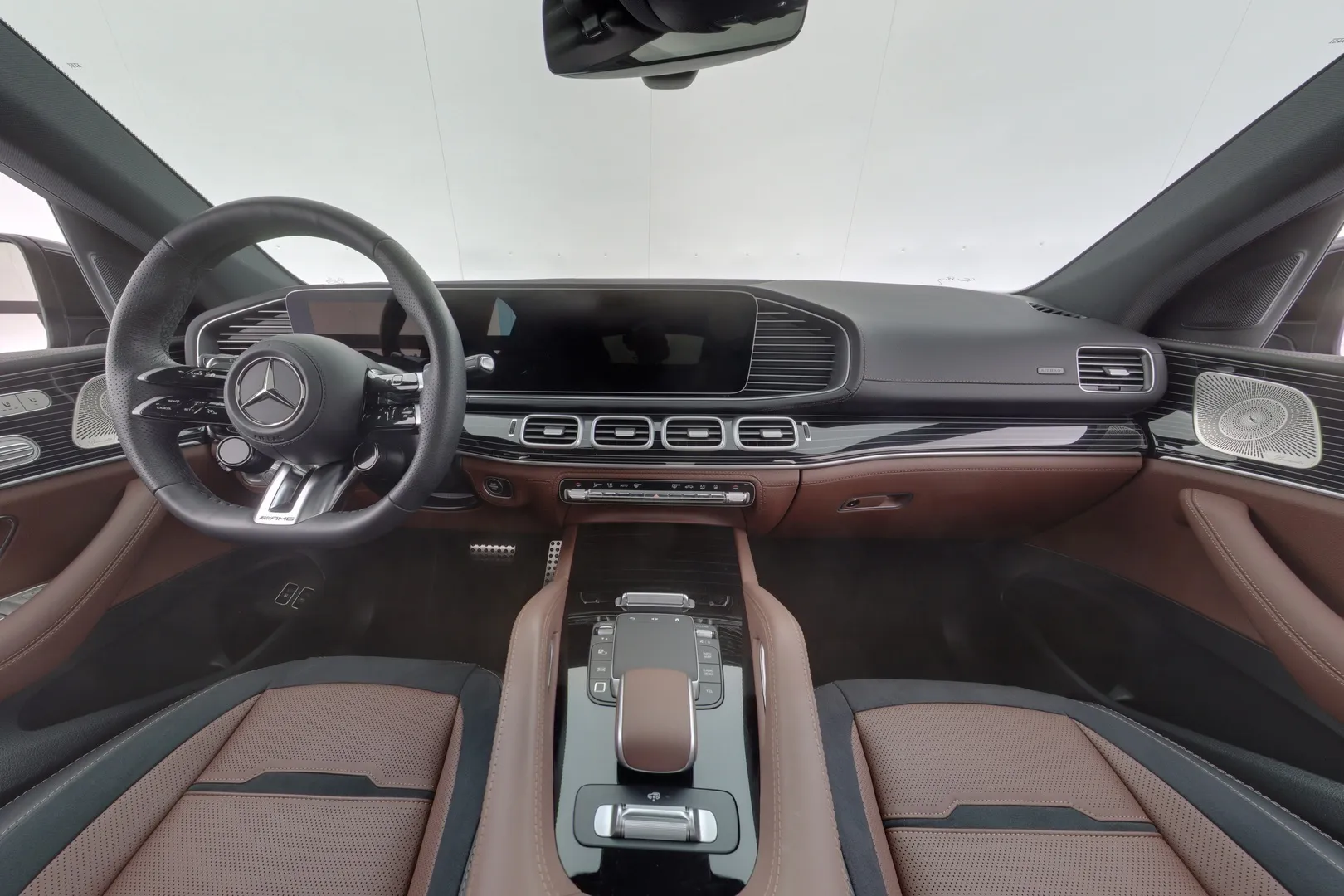 Mercedes-Benz GLE ZPH-941 carousel image