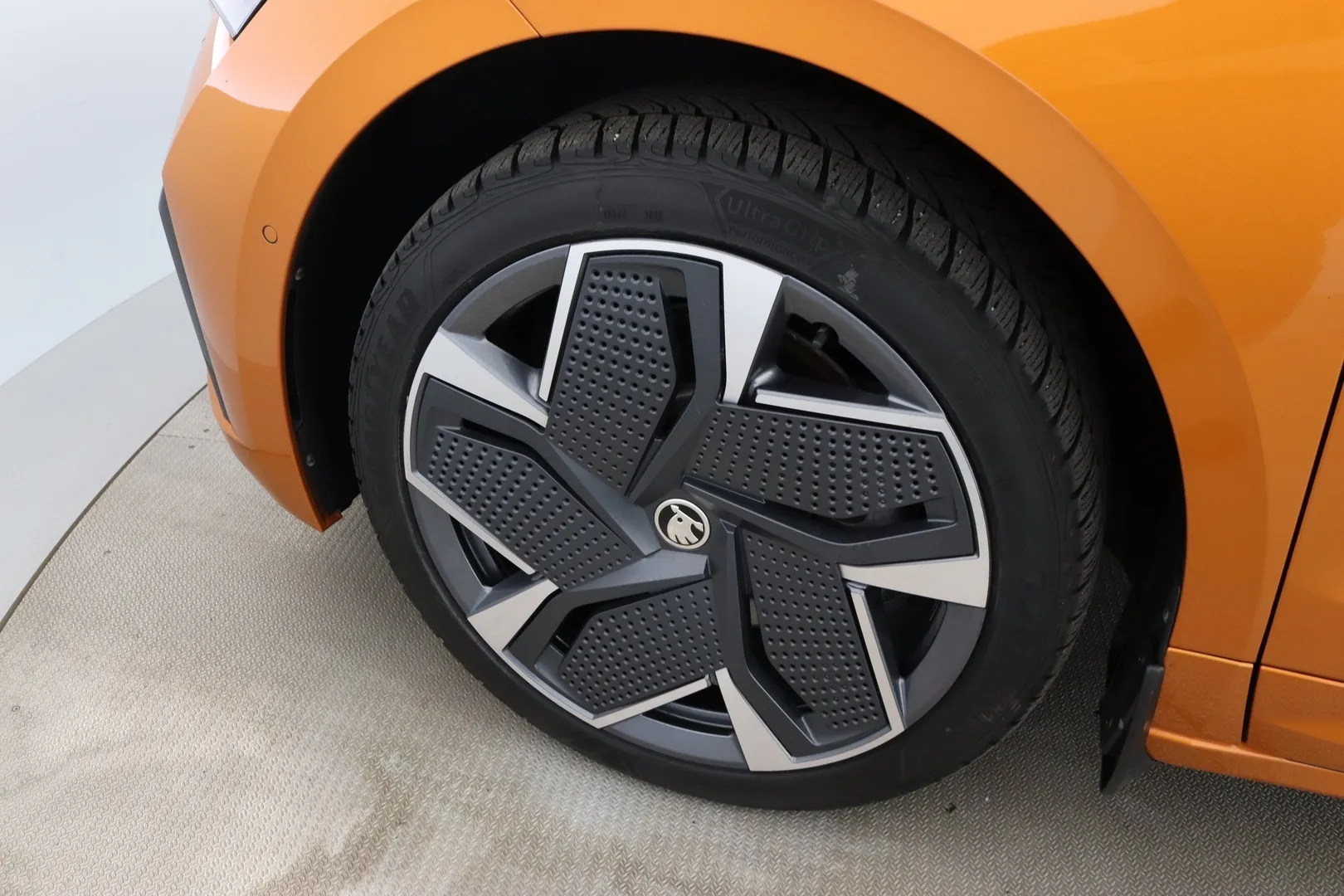 Skoda Enyaq GRB-760 carousel image
