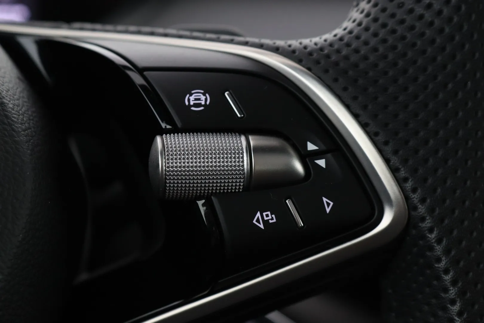 Skoda Enyaq GRB-760 carousel image