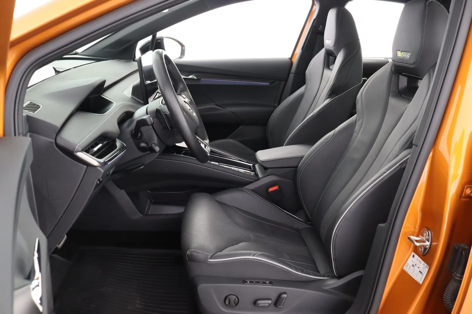 Skoda Enyaq GRB-760 carousel image