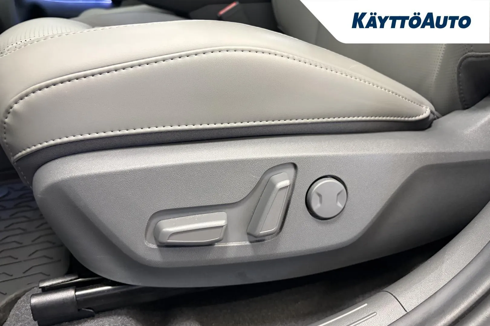 Kia EV3 GRB-437 carousel image