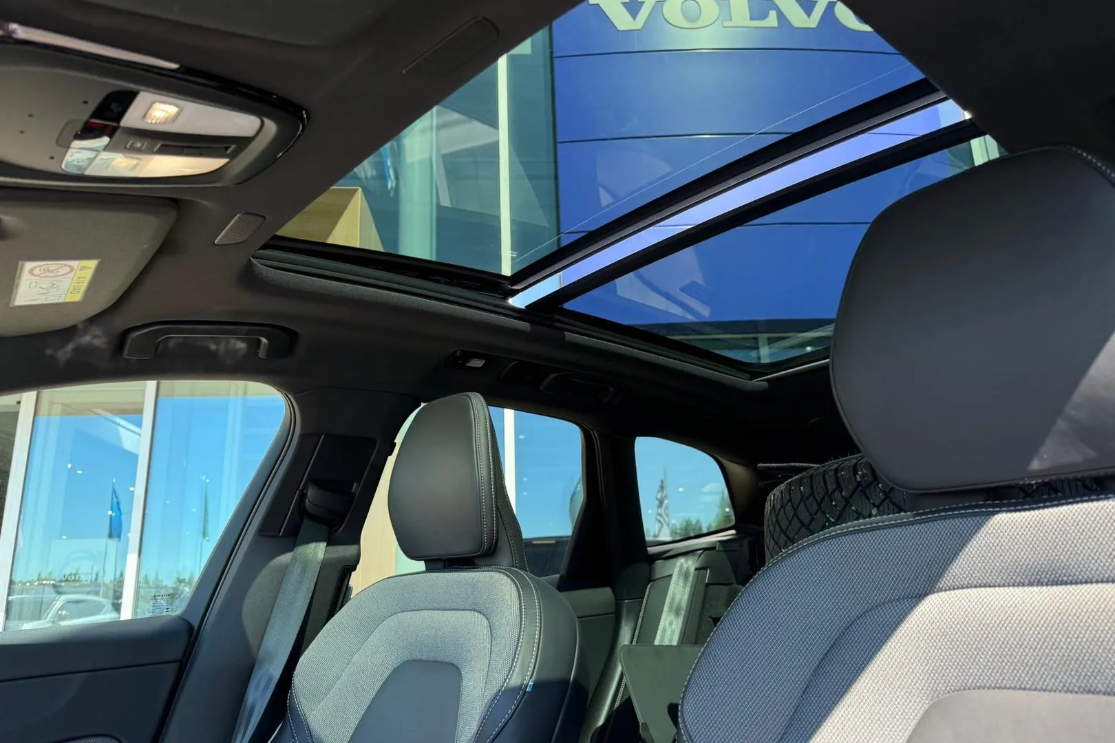 Volvo XC60 ISE-725 carousel image