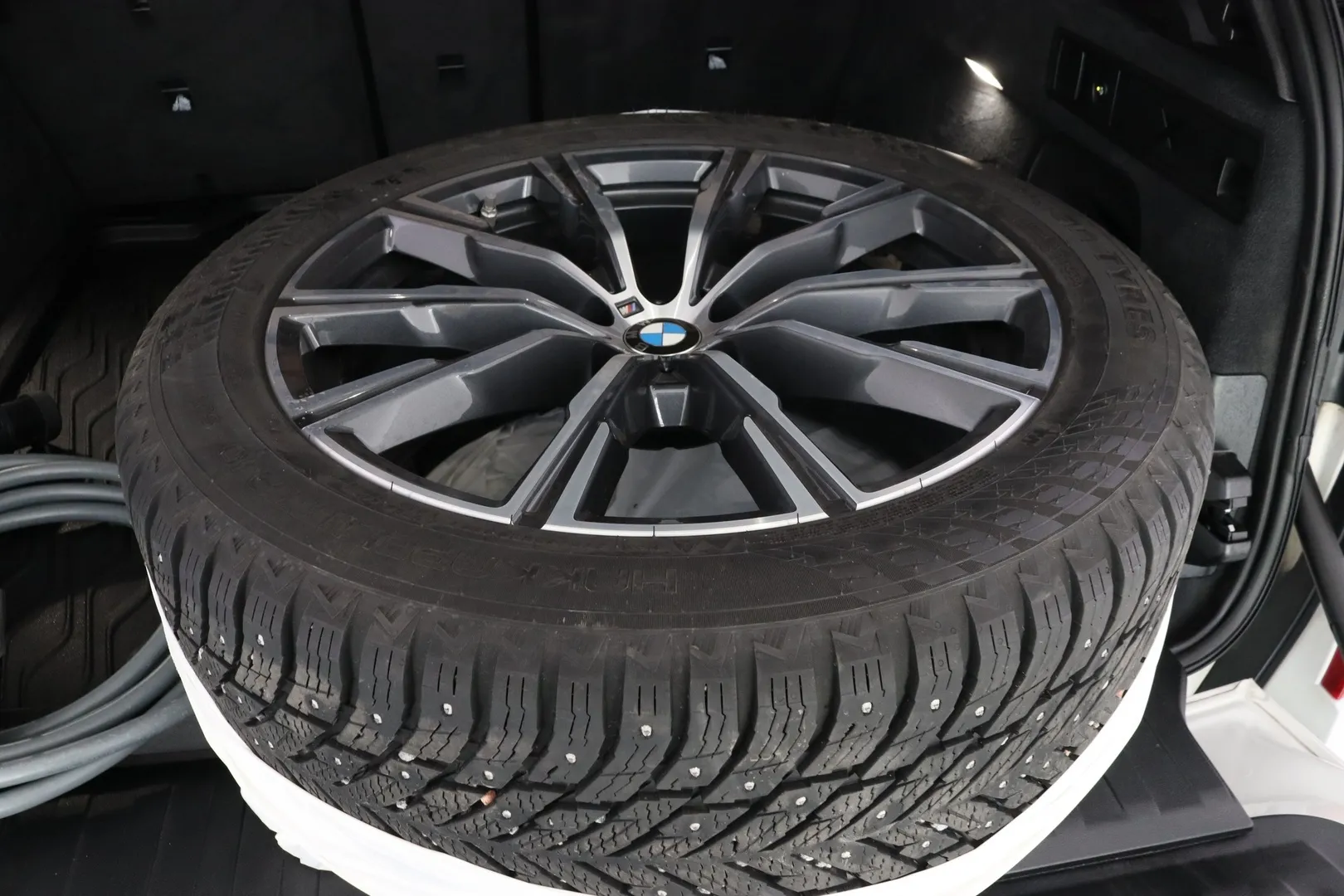 BMW X5 ISH-941 carousel image