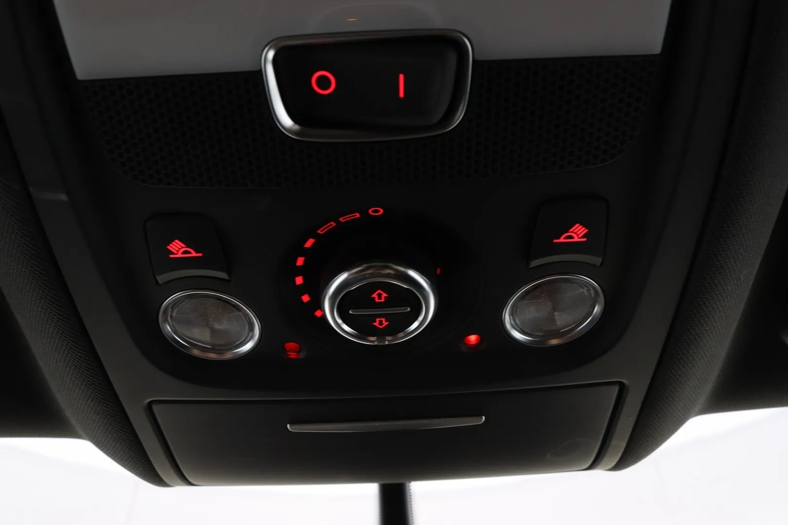 Audi Q5 RUE-689 carousel image