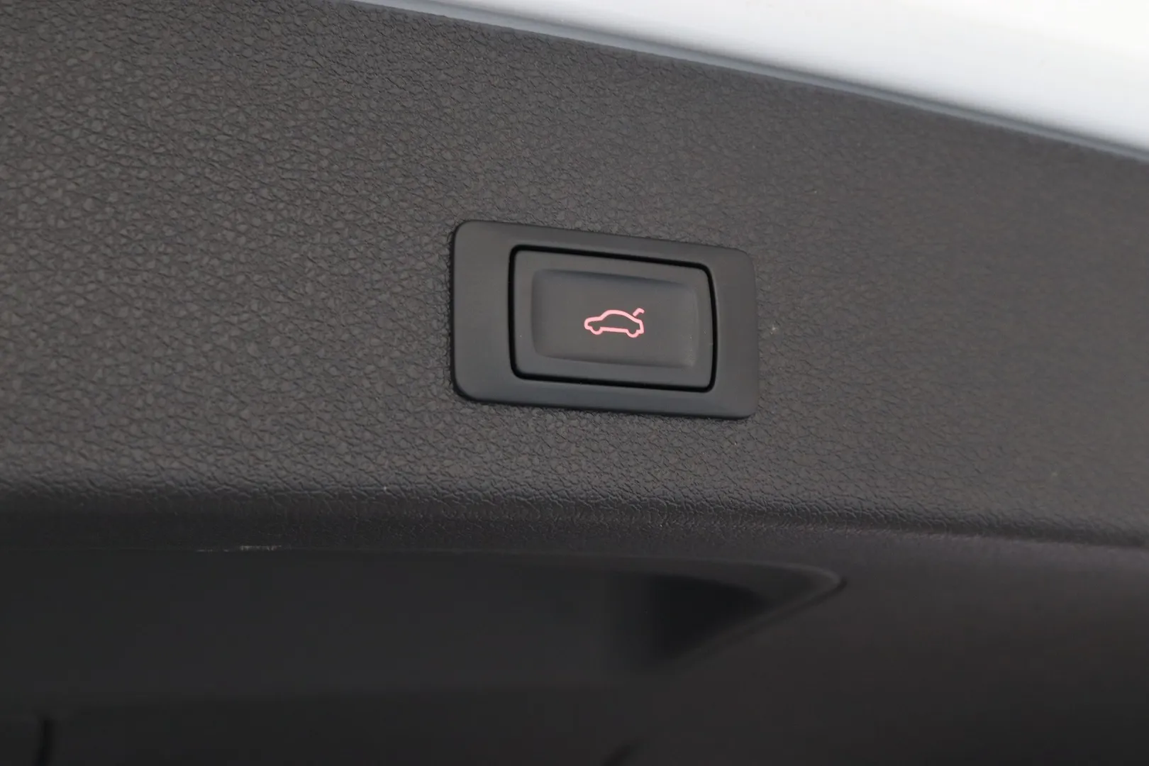 Audi Q5 RUE-689 carousel image
