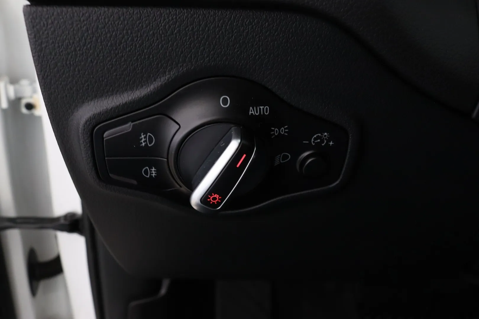 Audi Q5 RUE-689 carousel image
