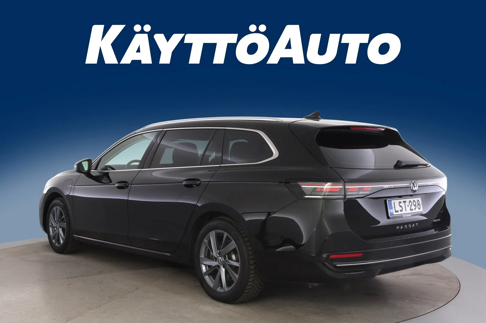 Volkswagen Passat LST-298 carousel image