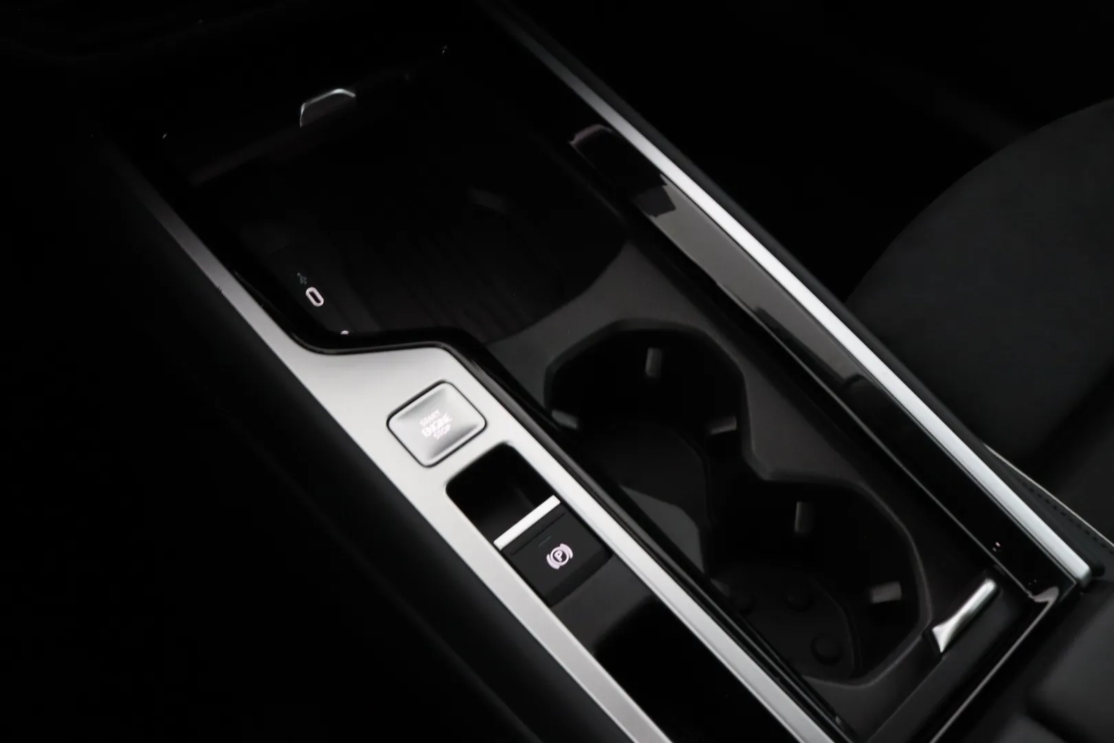 Volkswagen Passat LST-298 carousel image