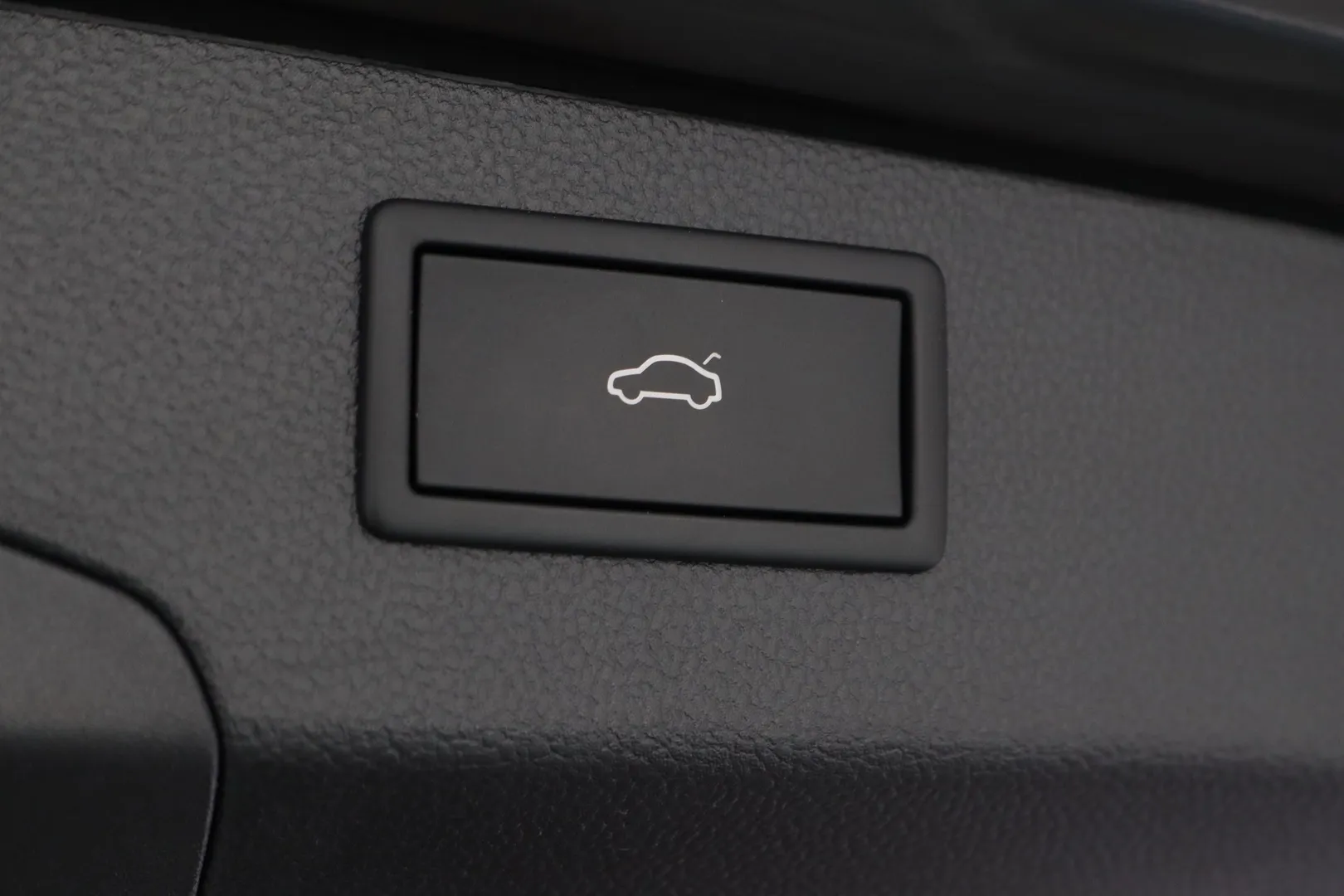 Volkswagen Passat LST-298 carousel image